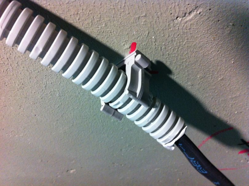 Гофра для кабеля: виды, размеры, особенности выбора и применения. Советы по монтажу и прокладке кабеля (105 фото)