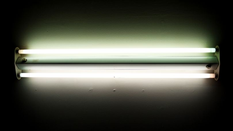 Люминесцентные светильники: советы по выбору, применению, монтажу и замене ламп в светильниках (105 фото)