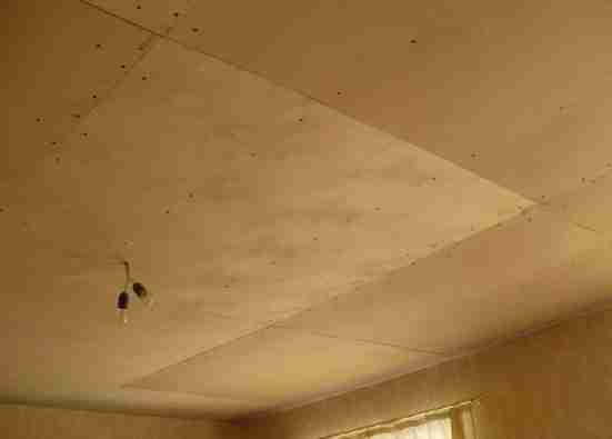 Размещение листов фанеры на потолке