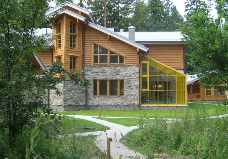 Строительство дома из дерева или из кирпича?